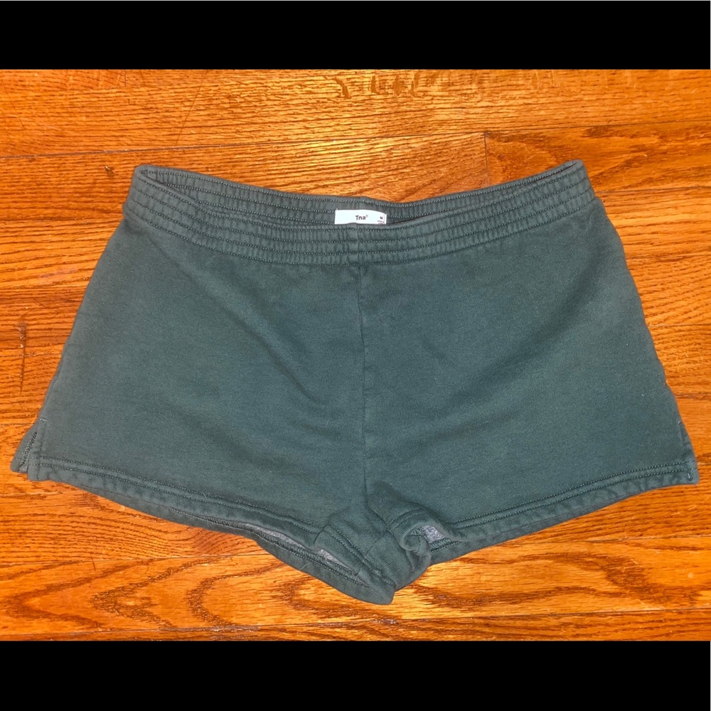 Aritzia Tna COZYAF PERFECT SWEATSHORT size Medium